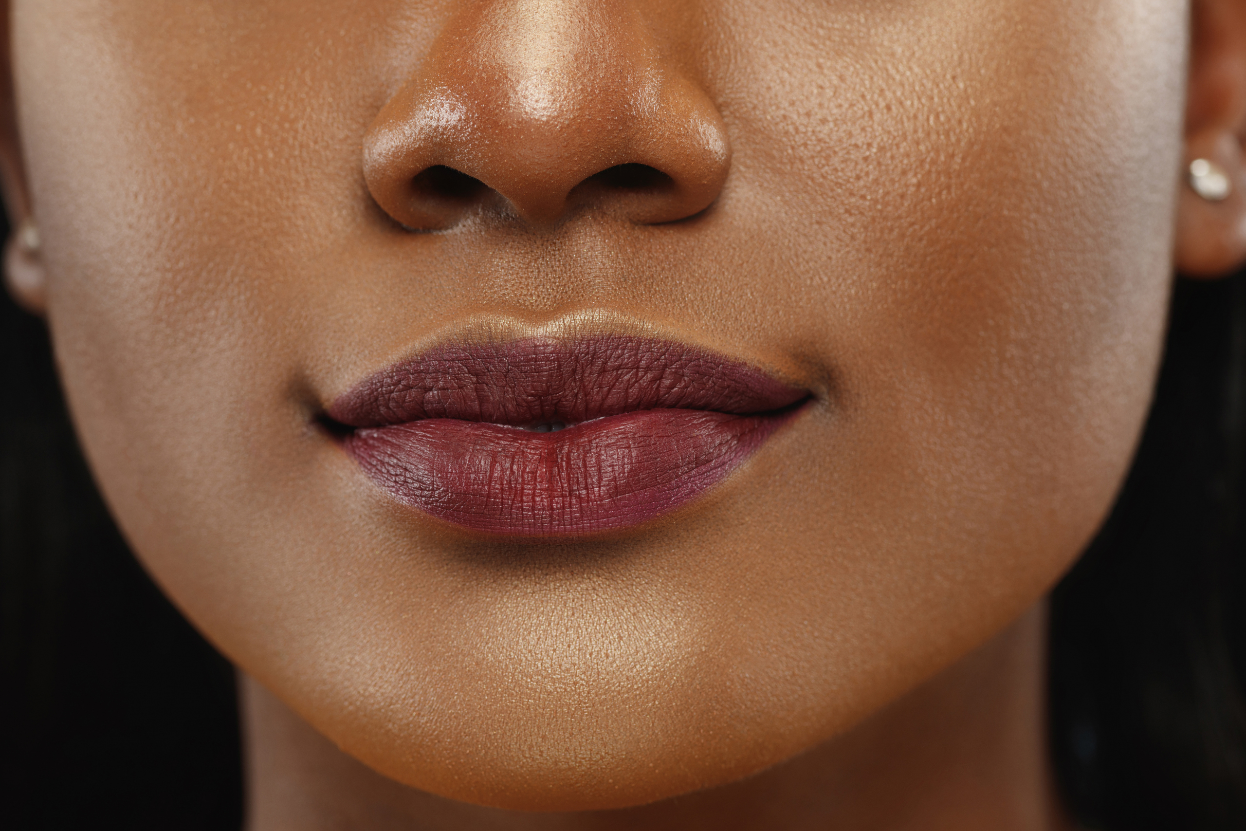 african-american-young-woman-s-close-up-portrait-1-scaled Maquillage permanent lèvres, teint hâlé